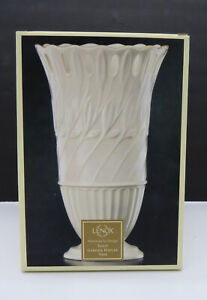 Lenox Classic Vase Tulip Garden Poplar Ivory with Gold Rim Original Packaging