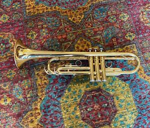 Bb Trumpet Yamaha Student YTR2330 Gently used Nice Tone