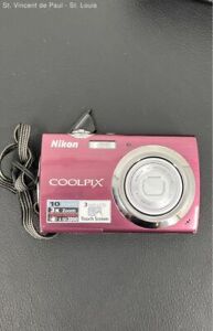 Nikon Coolpix S230 Purple 10 megapixel Compact Camera w/ Accessories