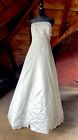 Davis’s Bridal Style V9010 In Ivory With Train In Size 10