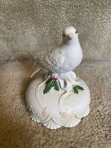 Christmas Dove Music Box  Figurine Plays White Christmas