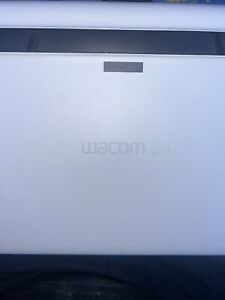 Wacom One Digital Drawing Tablet with 13.3 inch Screen, Graphics tablet , New