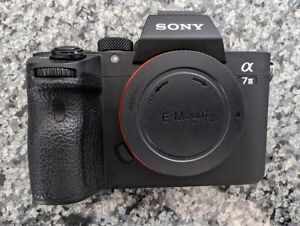 Sony a7 III 24.2 Digital Camera Body Near Mint Free Ship Only 4449 shutter count