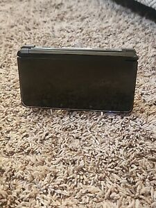 Nintendo 3DS CTR-001 CTR-S-USZ-C1 Black Grey Console W/ Charger and SD VGC!!!
