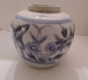 ANTIQUE CHINESE KANGXI PERIOD 1662-1722 PORCELAIN BLUE & WHITE ginger JAR VASE