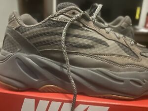 Size 9 - adidas Yeezy Boost 700 V2 Geode