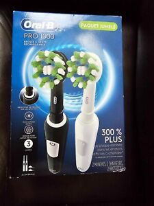 Oral-B Pro 1000 CrossAction Electric Toothbrush, Black and White, 2 Count - OB