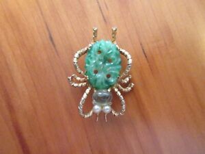 vintage signed JOMAZ GREEN FAUX JADE PEKING GLASS BUG INSECT BROOCH PIN