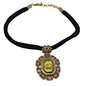 Authentic Chanel Large Gold CC Logo Shoe Pendant Chain Choker Necklace AS-IS