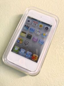 New Sealed Apple Ipod Touch 4th Generation 8/16/32/64GB Black/White MP4 Player