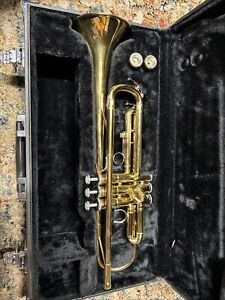 Yamaha YTR2330 Bb Trumpet - Gold Lacquer