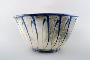 Kähler, Denmark, large glazed stoneware bowl. 1920s / 30s.