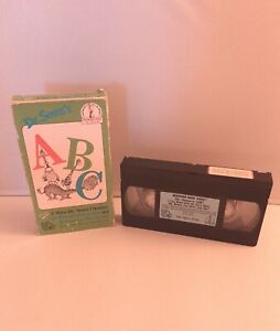 Dr Seuss ABC I can Read With My Eyes Shut / Mr Brown Can Moo Can You VHS Video