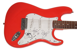 PARAMORE BAND (X3) SIGNED AUTOGRAPH RED FENDER GUITAR HAYLEY WILLIAMS BECKETT