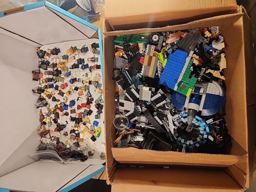 LOTR/STARWARS/SPONGEBOB/MARVEL/*Lego Minifigures And Bricks Lot!...