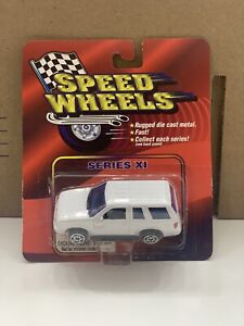 speed wheels MotorMax ford explorer white 1/64 nip
