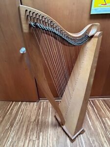 DUSTY STRINGS Crescendo 32 Strings Lever Harp