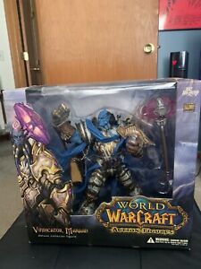 World of Warcraft Vindicator Maraad deluxe collector figure draenei paladin