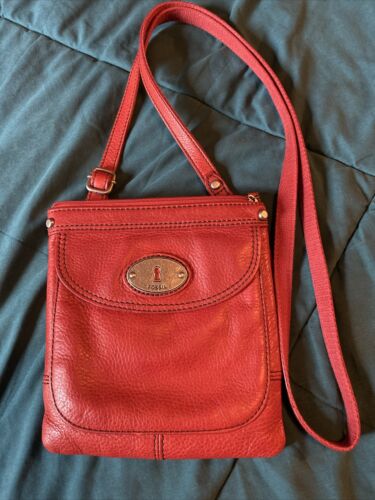GENTLY USED FOSSIL MADDOX RED DISTRESSED LOOK LEATHER CROSSBODY BAG SL3090@@@@@@