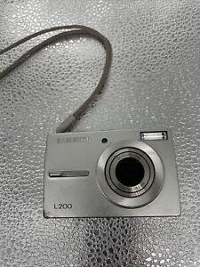 Samsung Digimax L100 8.2MP Digital Camera - Silver (no Battery,SD Card, Charger)