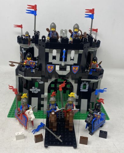 LEGO Castle: 6085 Black Monarch's Castle Vintage 1988 Complete W/ Minifigures