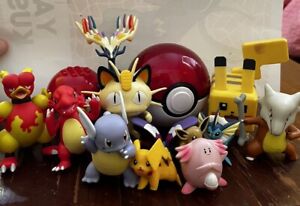 Pokemon Toy Lot-14 Figures