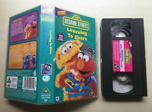 SESAME STREET - LEARNING TO SHARE - VHS VIDEO