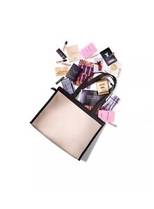 Macy's Beauty 11 pcs Perfume Deluxe Samples Gift Set Black/Canvas Bag
