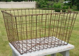 Vintage Rusty Rectangular Wire Metal Shopping Basket Storage Bin Garden Antique