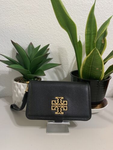 Tory Burch Black Leather Wrislet ( In Excellent Condition)