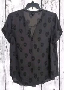 Womens Torrid Short Sleeve Skulls Print V-Neck Shirt Top Blouse Plus Size 2 2X