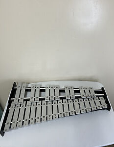 Pearl 30 Note Glockenspiel with carrying case, does not contain the bell stand
