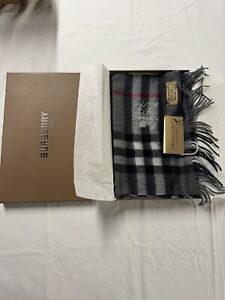 New Burberry Giant check cashmere scarf gray Authentic!
