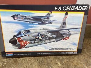 Vintage Monogram F-8 Crusader Aircraft 1:48 Model Kit #5826 1988 - FREE SHIPPING