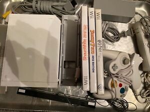 New ListingNintendo Wii Console Lot  3 Games GC Control WiiMote Inserts, Manuals Etc