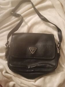 Guess Black Leather Adjustable Strap Women's Handbag Purse Zip And Clip