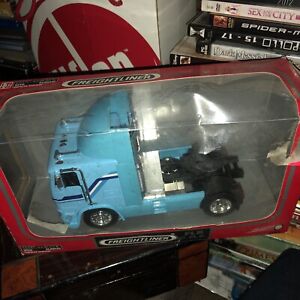 1:32 Freight-liner truck FLB Cabover C.O.E 1998 Still In The Box