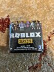 Roblox Celebrity Collection: Series 5 Mystery Figure w/ Virtual Item Code