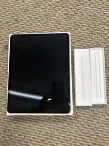 Apple iPad Pro 6th Gen. 1TB, Wi-Fi + 5G (Unlocked), 12.9in - Silver