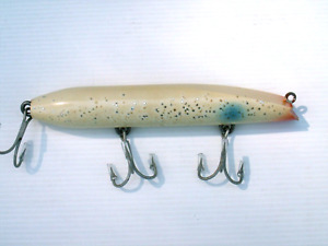 VINTAGE STAN GIBBS FISHING LURE 6-1/2” DARTER, WOOD,  WHITE GLITTER,  2.2 oz