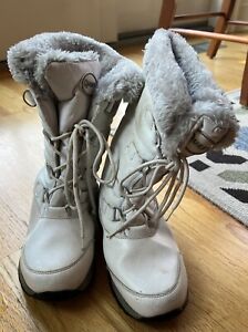 QUEST WOS Glacier White Womens Snow/Winter Boots Size 9