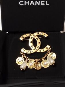 Chanel CC Logo 18ct gp Pearl Large Brooch Pin-23A Made In France W/ Gift Box