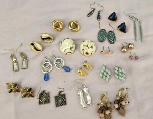 Lot Of 18 Pairs Of Earrings Many Styles Many Colors Many Shapes All EUC