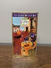 Sesame Street Elmos World The Streets We Live On(VHS 2004)TESTED-RARE-SHIPS N 24