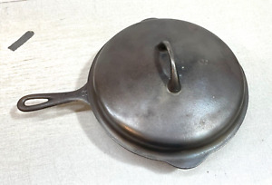 Griswold #8 Cast Iron Skillet #704 w/Self Basting Lid 1035A Cleaned