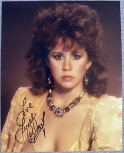 Linda Blair Signed 8x10 Photo - STAR of The Exorcist