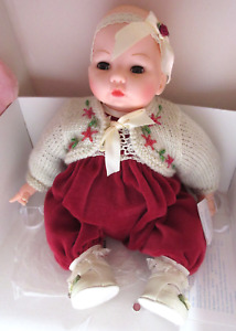 Madame Alexander 1999 Berry Berry Christmas Victoria Baby Doll #27345 in Box