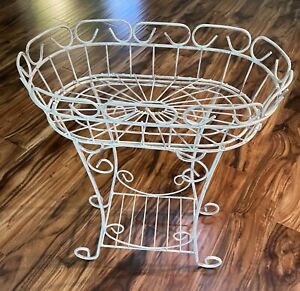 New ListingVtg. Metal/wrought Iron? Plant Stand. Removable Top 21 3/4” Tall 16 1/2” Long