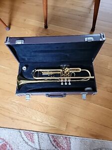 Yamaha YTR-2335 Trumpet - Excellent Condition