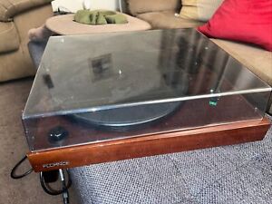 Fluance RT 81 walnut HiFi Turntable with built in phono preamp As Is Read